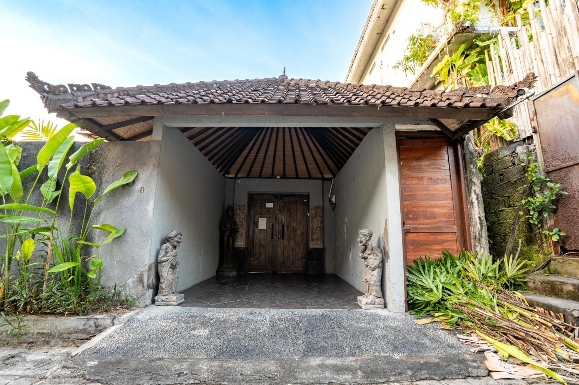 Sari Temuku Villa Seminyak  Exterior photo