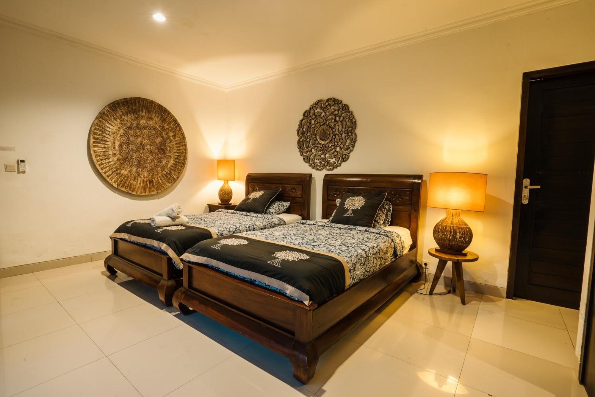 Sari Temuku Villa Seminyak  Exterior photo