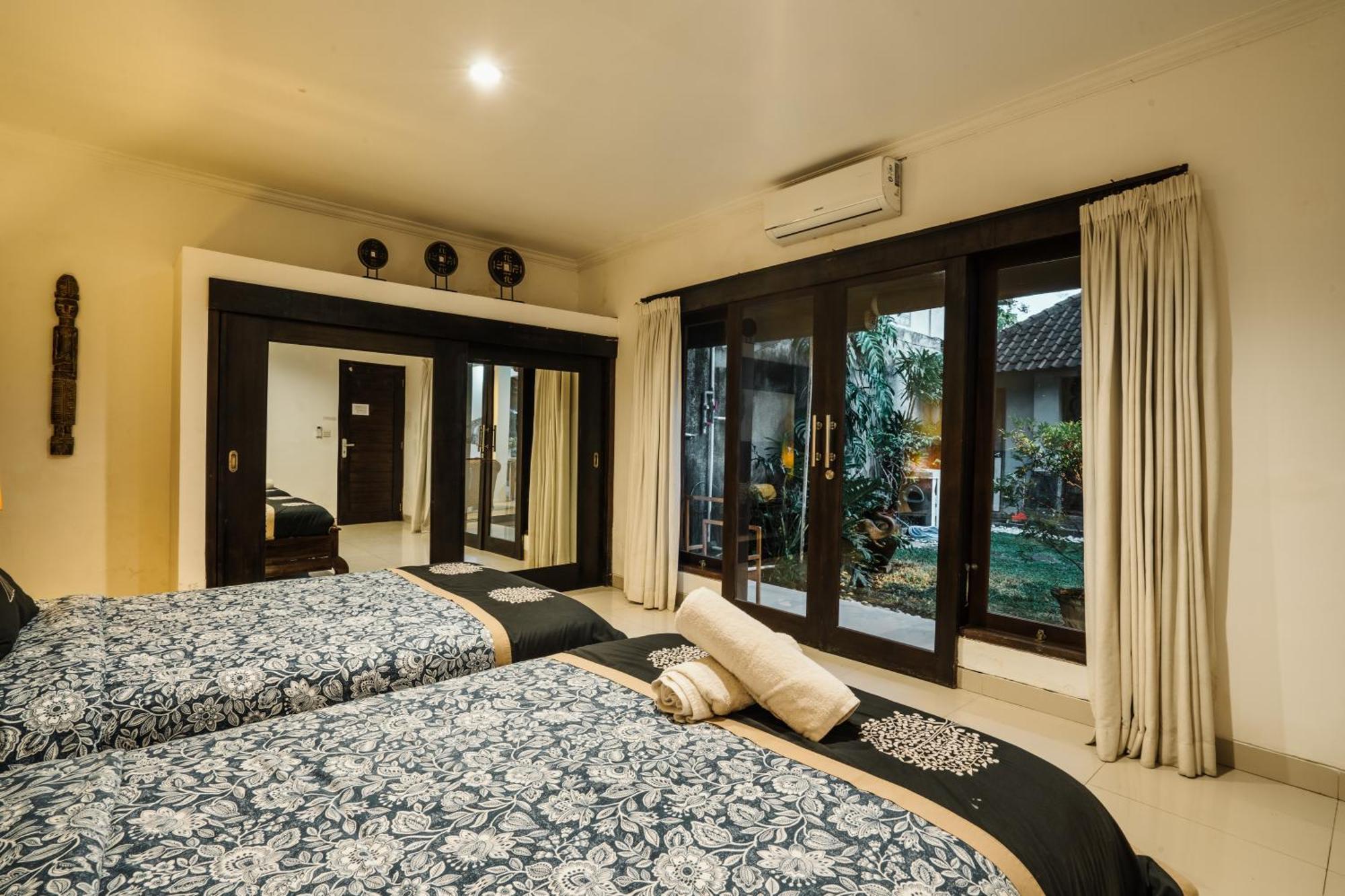 Sari Temuku Villa Seminyak  Exterior photo