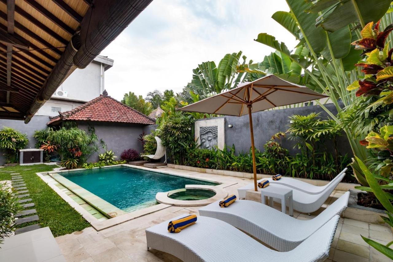 Sari Temuku Villa Seminyak  Exterior photo
